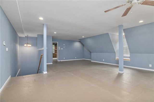 1040 S Wyckford Street, Olathe, KS 66061