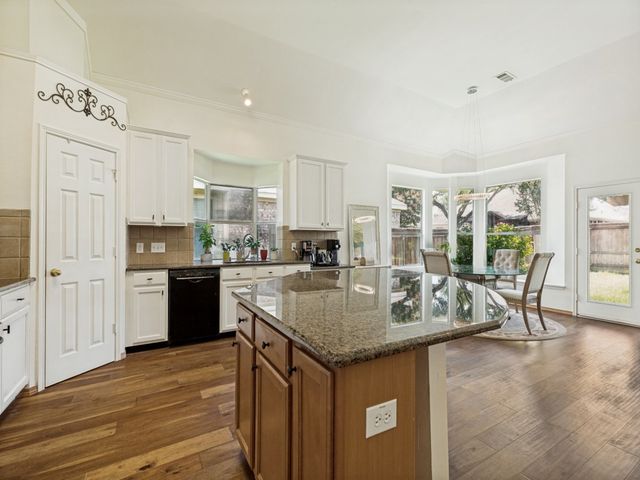 5913 Vineyard Lane, Mckinney, TX 75070