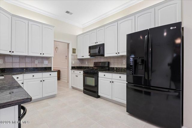 54 Silverside Road, Lakewood, NJ 08701