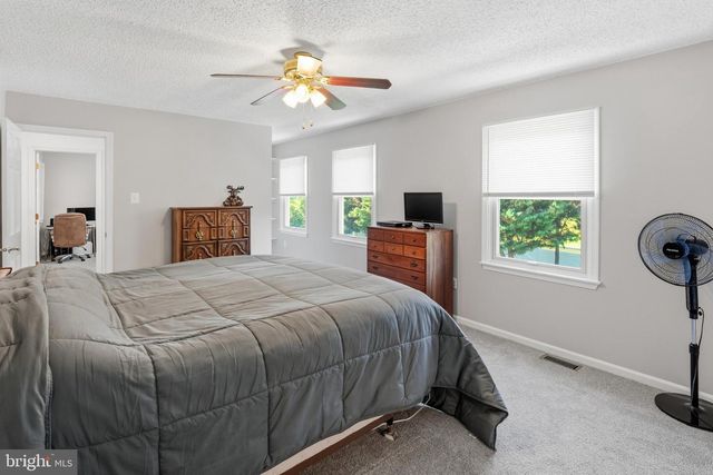 12 DOVER PL, Swedesboro, NJ 08085