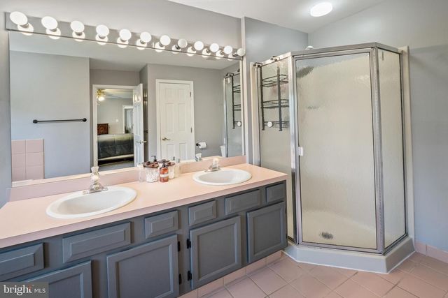 12 DOVER PL, Swedesboro, NJ 08085