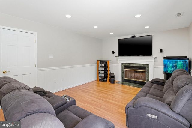 12 DOVER PL, Swedesboro, NJ 08085