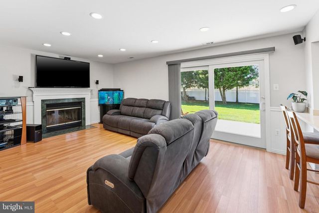 12 DOVER PL, Swedesboro, NJ 08085