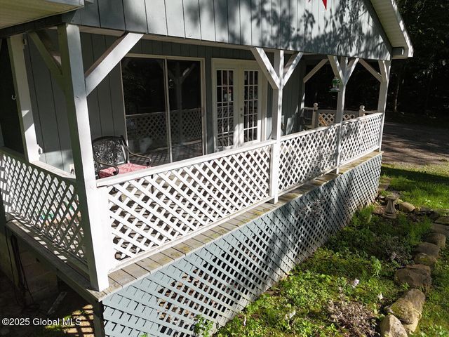 10 Blue Bird Drive, Lake Luzerne, NY 12846