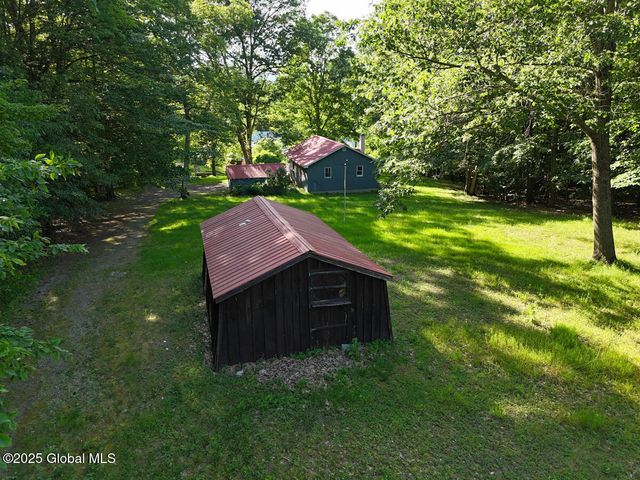 10 Blue Bird Drive, Lake Luzerne, NY 12846