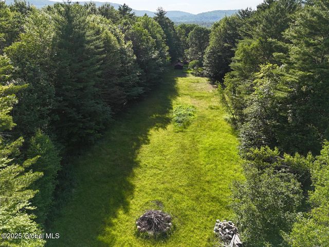 10 Blue Bird Drive, Lake Luzerne, NY 12846