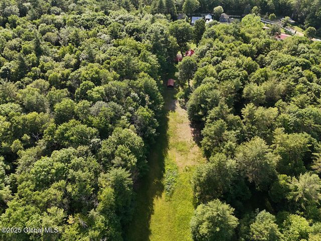 10 Blue Bird Drive, Lake Luzerne, NY 12846