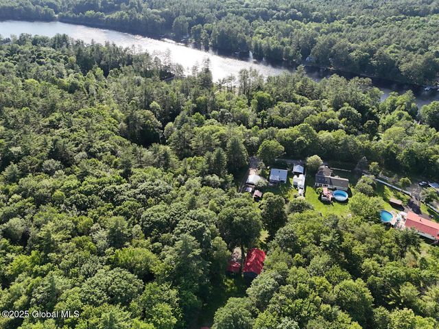 10 Blue Bird Drive, Lake Luzerne, NY 12846