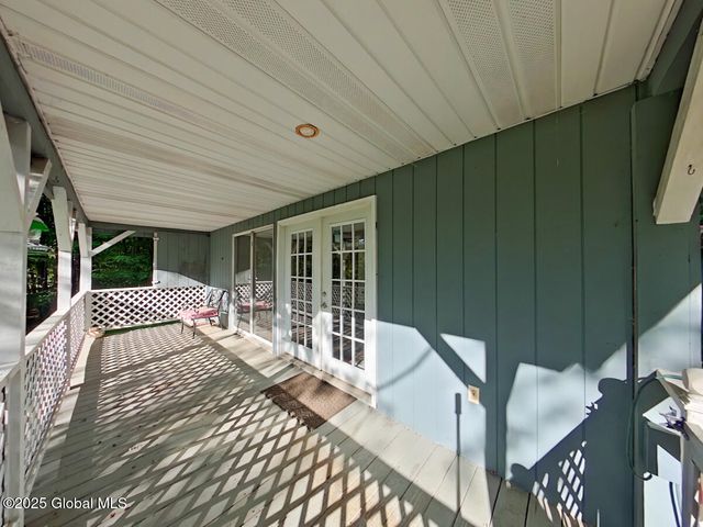 10 Blue Bird Drive, Lake Luzerne, NY 12846