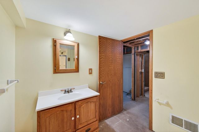 6330 Perry Avenue N, Brooklyn Center, MN 55429