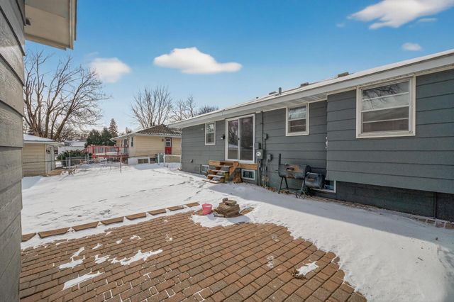 6330 Perry Avenue N, Brooklyn Center, MN 55429