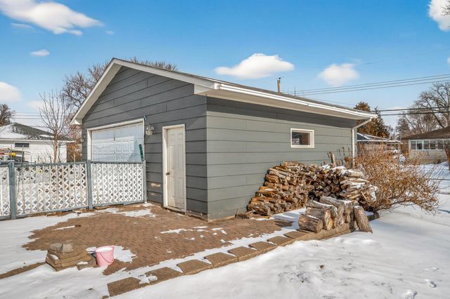6330 Perry Avenue N, Brooklyn Center, MN 55429