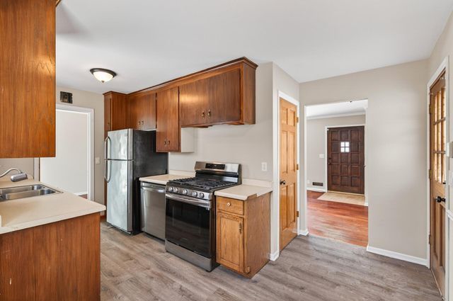 6330 Perry Avenue N, Brooklyn Center, MN 55429