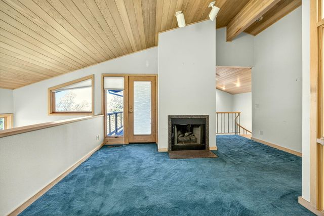 6023 Hillcrest Road, Medford, OR 97504