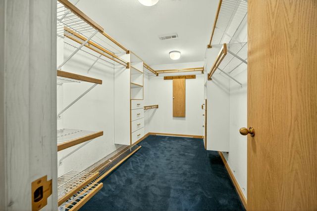 6023 Hillcrest Road, Medford, OR 97504