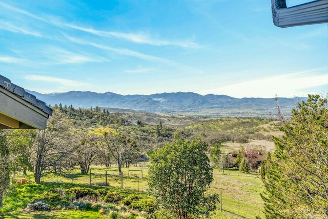 6023 Hillcrest Road, Medford, OR 97504