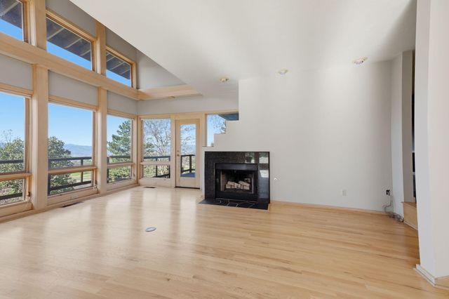 6023 Hillcrest Road, Medford, OR 97504