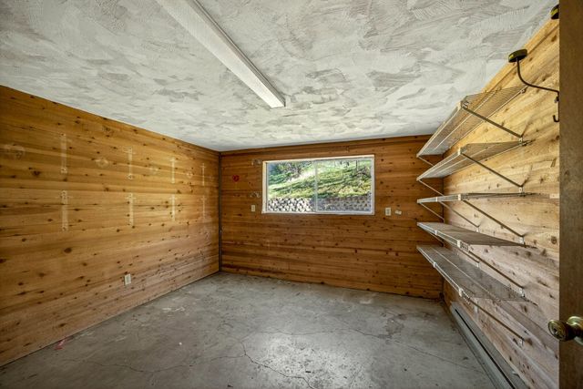 6023 Hillcrest Road, Medford, OR 97504