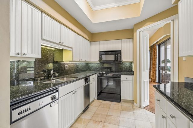 101 Westcott Street 305, Houston, TX 77007