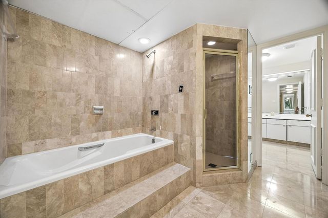 101 Westcott Street 305, Houston, TX 77007