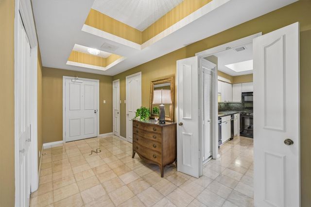 101 Westcott Street 305, Houston, TX 77007