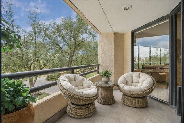 101 Westcott Street 305, Houston, TX 77007