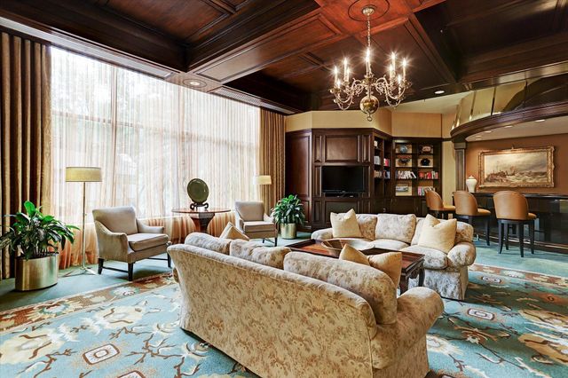 101 Westcott Street 305, Houston, TX 77007