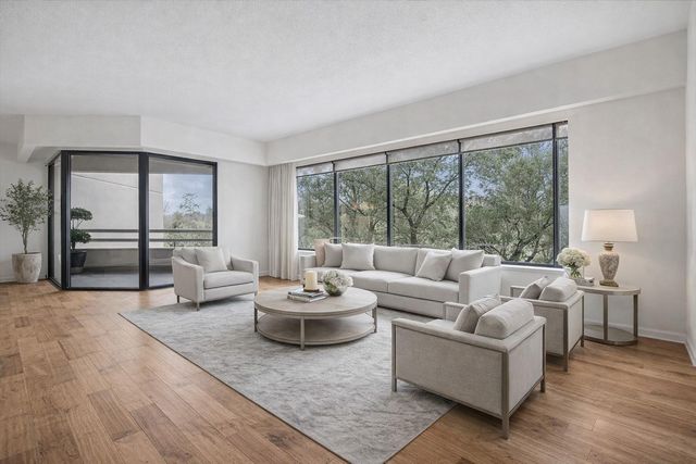 101 Westcott Street 305, Houston, TX 77007