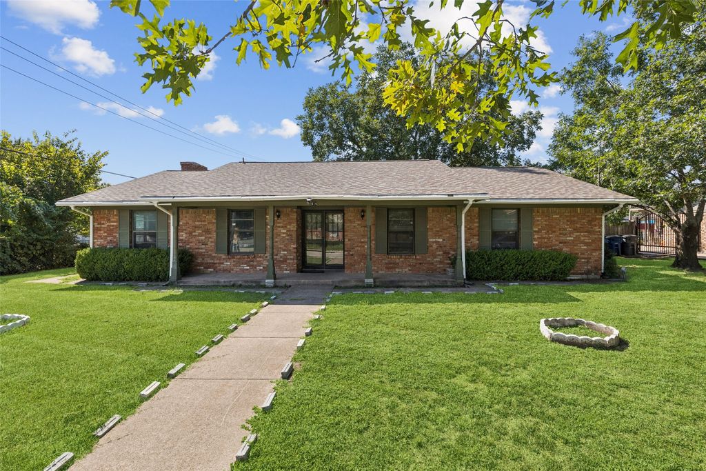 414 Briarwood Drive, Wylie, TX 75098