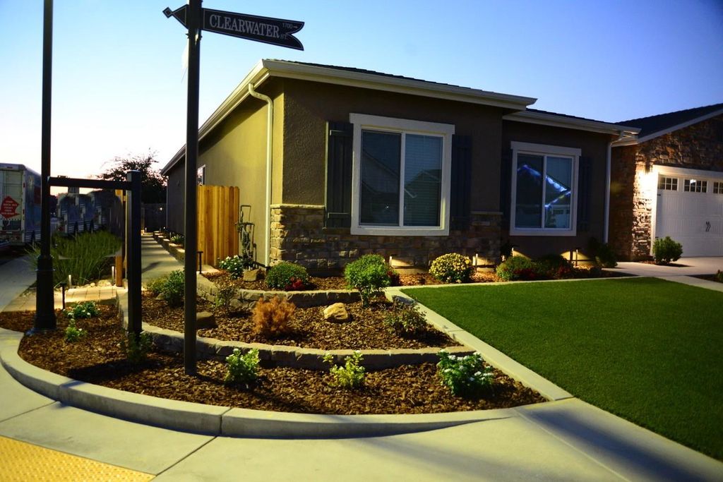 Image 39 of property listing at 1797 Clearwater Street, Tulare, CA 93274