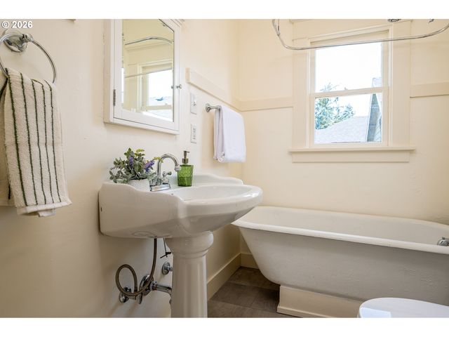 4930 Se 75TH Ave, Portland, OR 97206