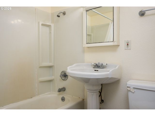 4930 Se 75TH Ave, Portland, OR 97206