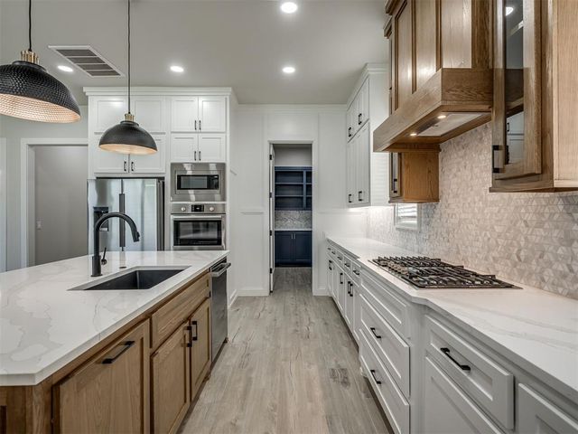 6305 NW 153rd Street, Edmond, OK 73013