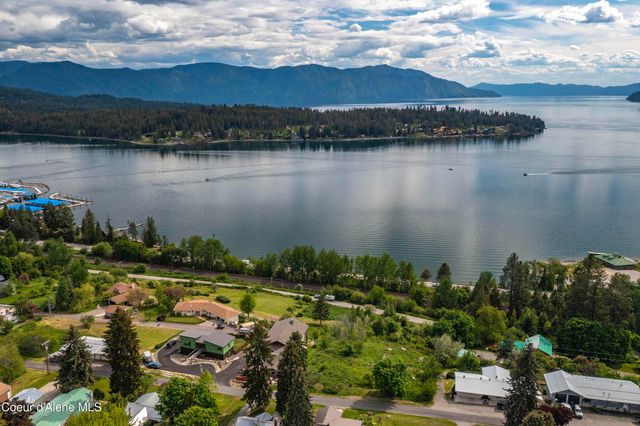 616 Lookout Blvd, Hope, ID 83836