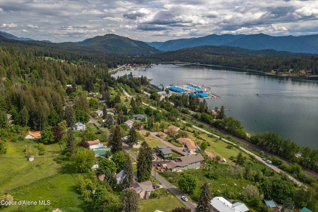616 Lookout Blvd, Hope, ID 83836