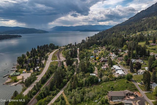 616 Lookout Blvd, Hope, ID 83836