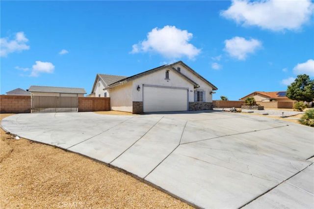13330 Paraiso Road, Apple Valley, CA 92308