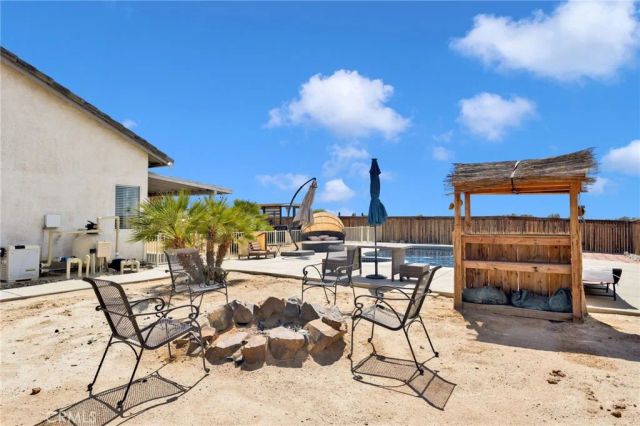 13330 Paraiso Road, Apple Valley, CA 92308
