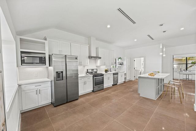 12523 Honeywood Trail, Houston, TX 77077