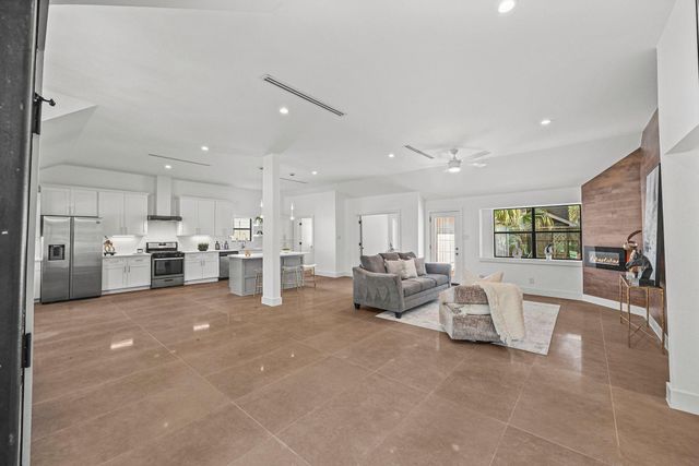 12523 Honeywood Trail, Houston, TX 77077