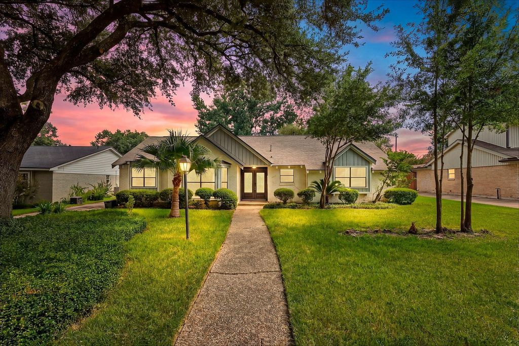 12523 Honeywood Trail, Houston, TX 77077