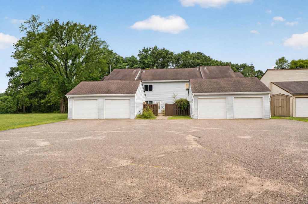 39208-39214 Grand Avenue, North Branch, MN 55056 — exterior