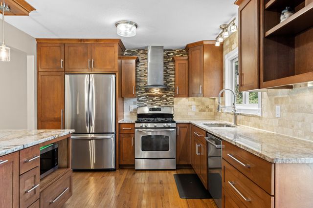 1715 35th Street NE, Rochester, MN 55906