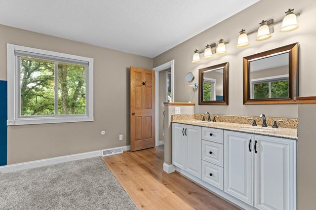 1715 35th Street NE, Rochester, MN 55906