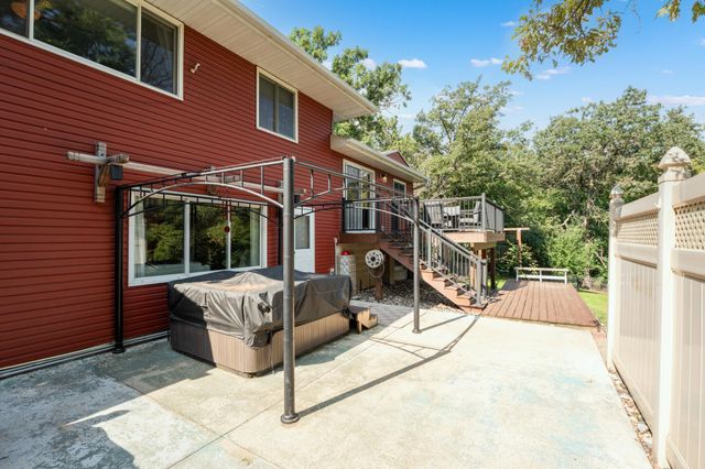 1715 35th Street NE, Rochester, MN 55906