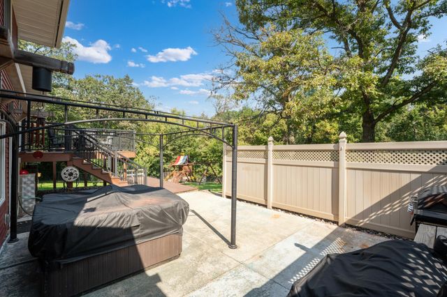 1715 35th Street NE, Rochester, MN 55906