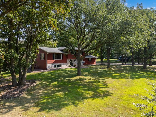 1715 35th Street NE, Rochester, MN 55906