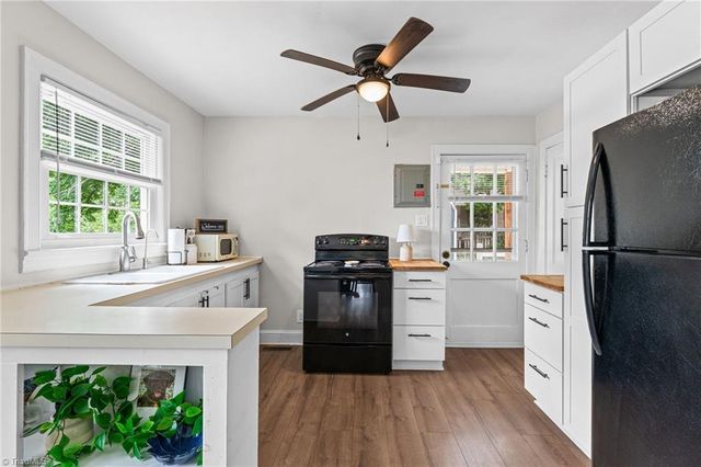 800 W Academy Street, Winston-salem, NC 27101