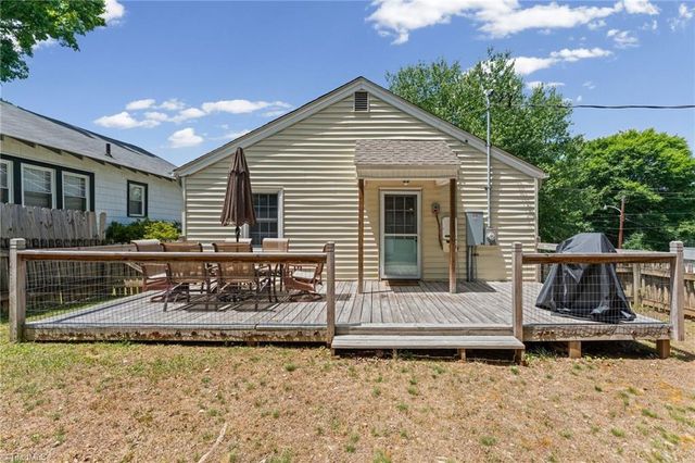 800 W Academy Street, Winston-salem, NC 27101