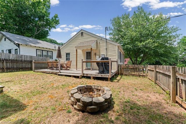 800 W Academy Street, Winston-salem, NC 27101
